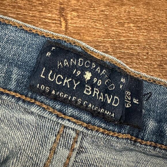 Lucky Brand Sweet Straight Jeans Embroidered Flowers Size 6 Distressed Hem READ - Picture 10 of 14
